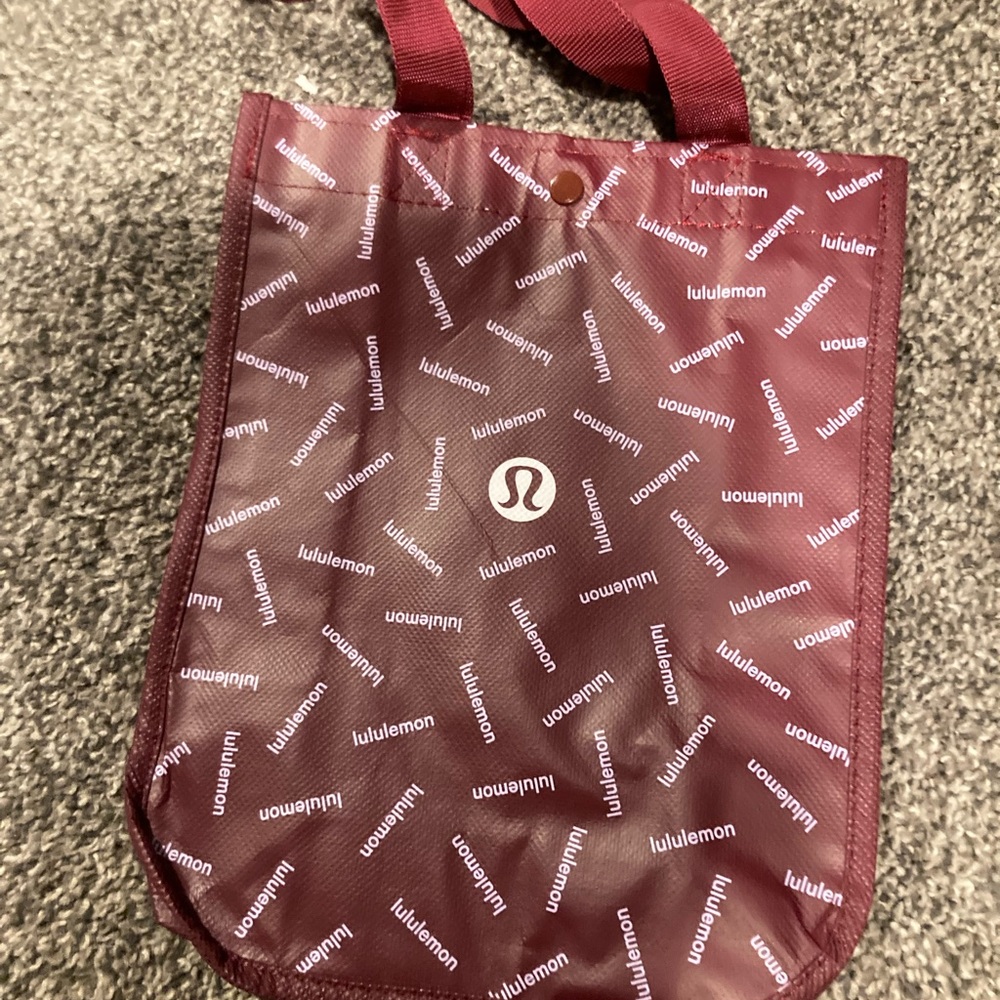 New Lululemon Holiday burgundy reusable tote